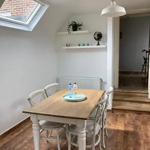 rustig-appartement-in-het-groen-met-terras.brusselshotelsbook.com/